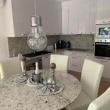 ホテル Casa-emilia-4-personen