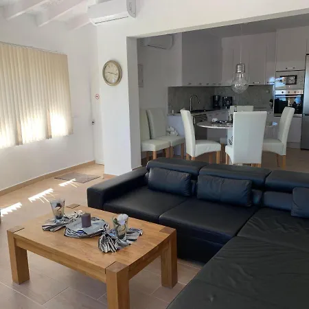 Casa-emilia-4-personen Hotel 4*